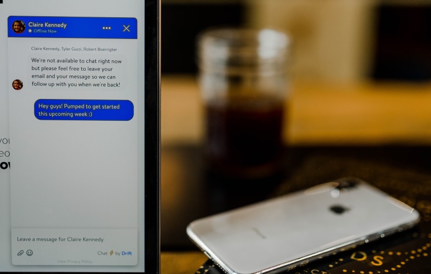 How Can Chatbots Improve Employee Experience?