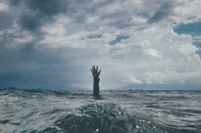 A person feels like drowning because he doesn't know how to manage entrepreneurship fatigue. 